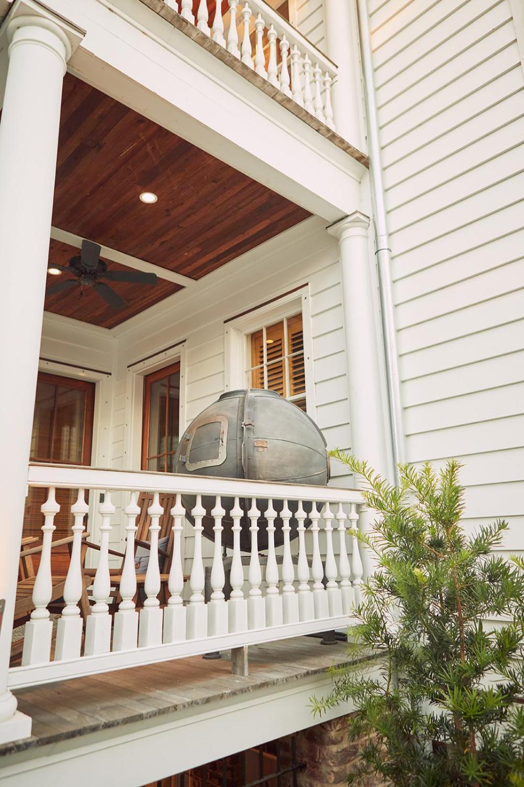 The Charlestonian Apartahotel *