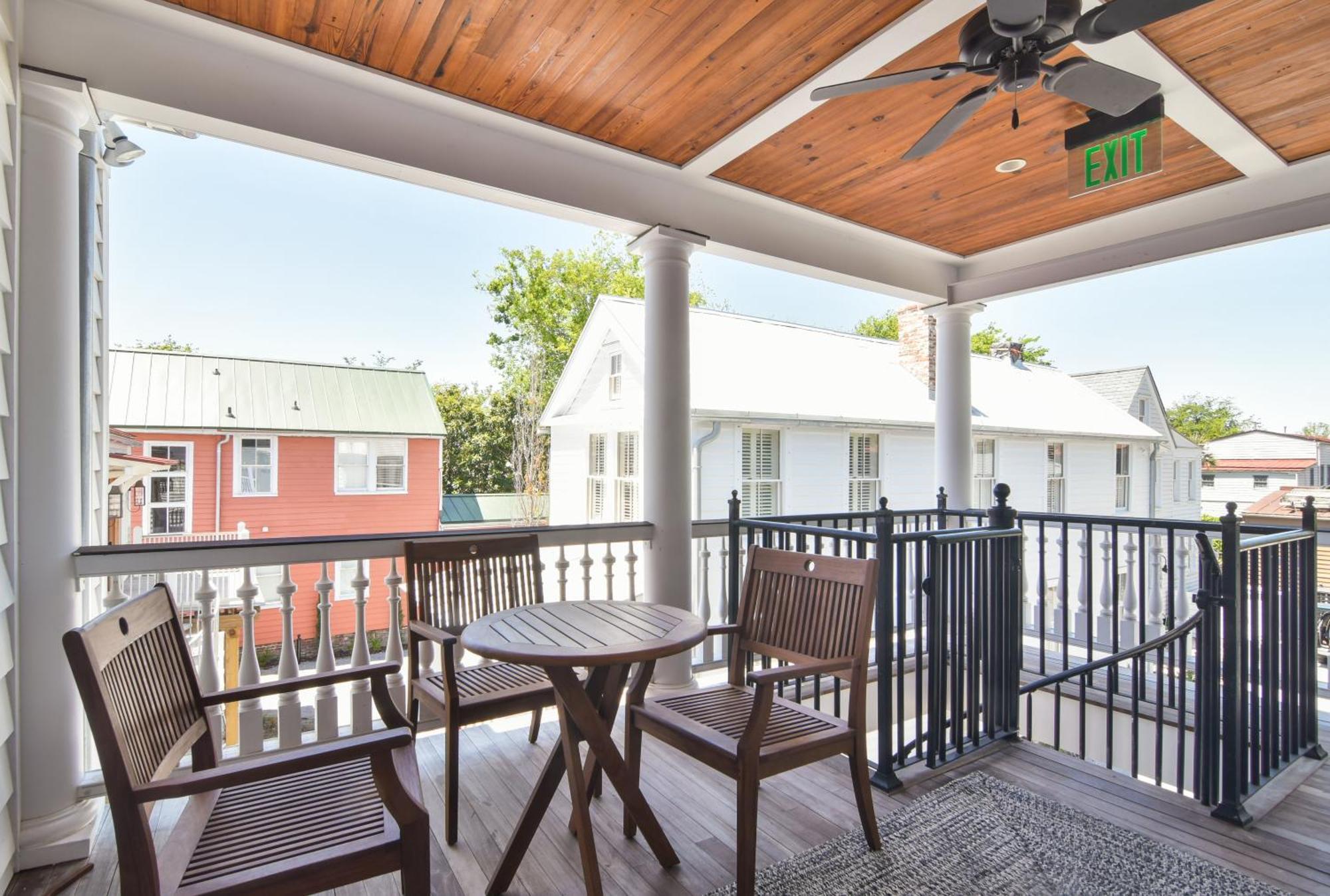 The Charlestonian Apartahotel *