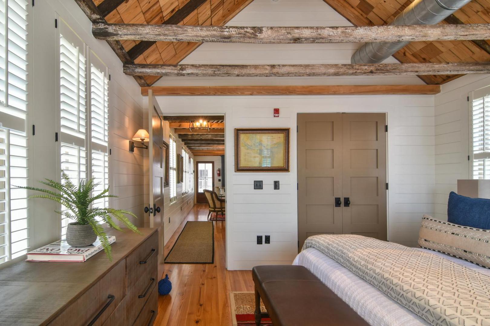 The Charlestonian Apartahotel *